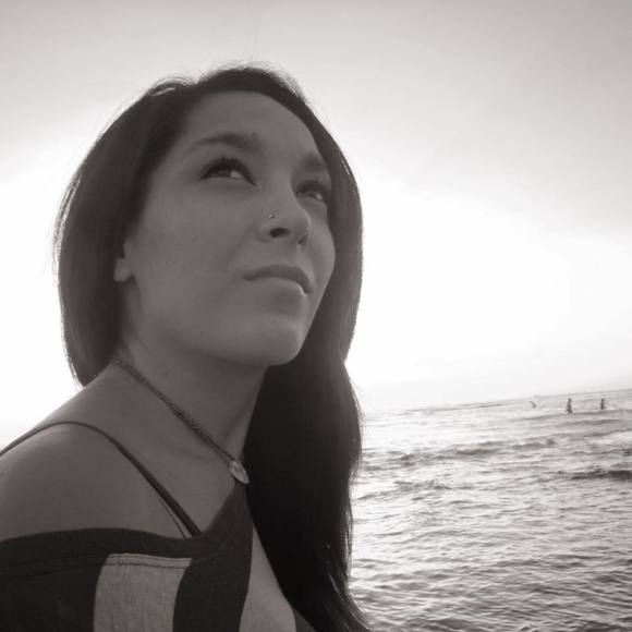 Meet your Posher, Nicole - Picture 1 of 1